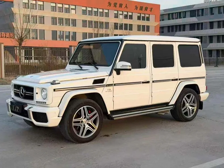 奔驰G 正面外观三
