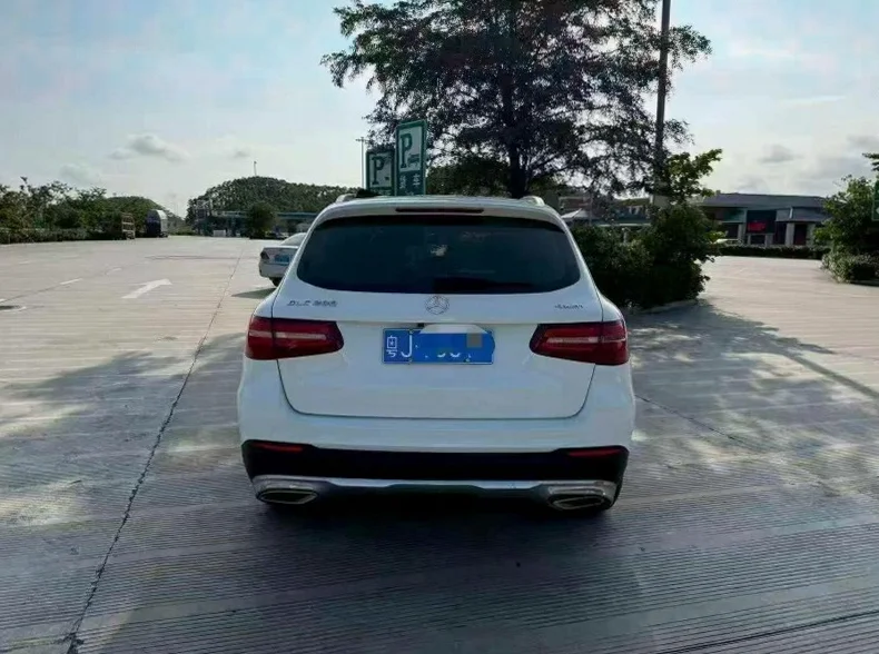 奔驰GLC 驾驶室