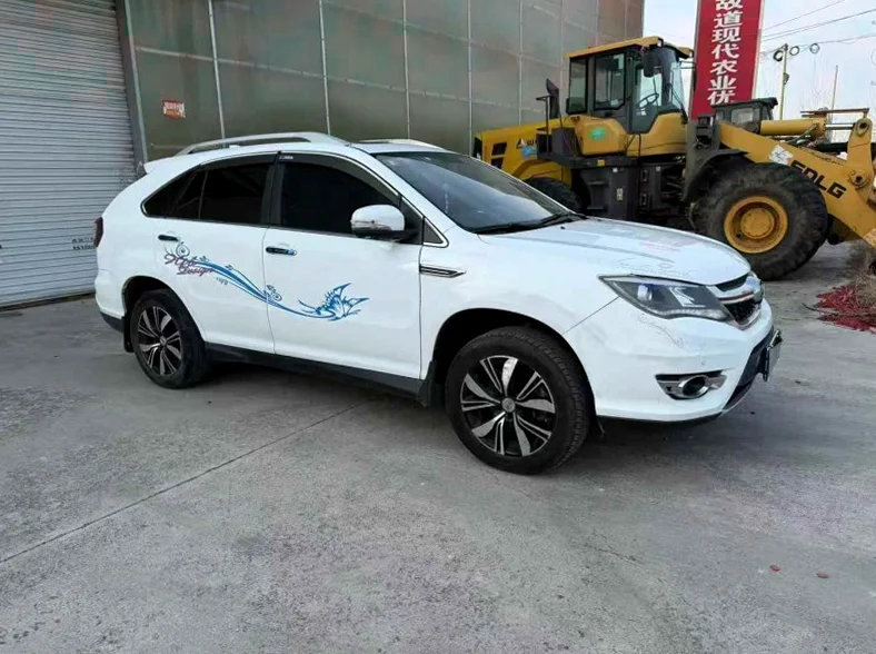 比亚迪S7 正面外观三