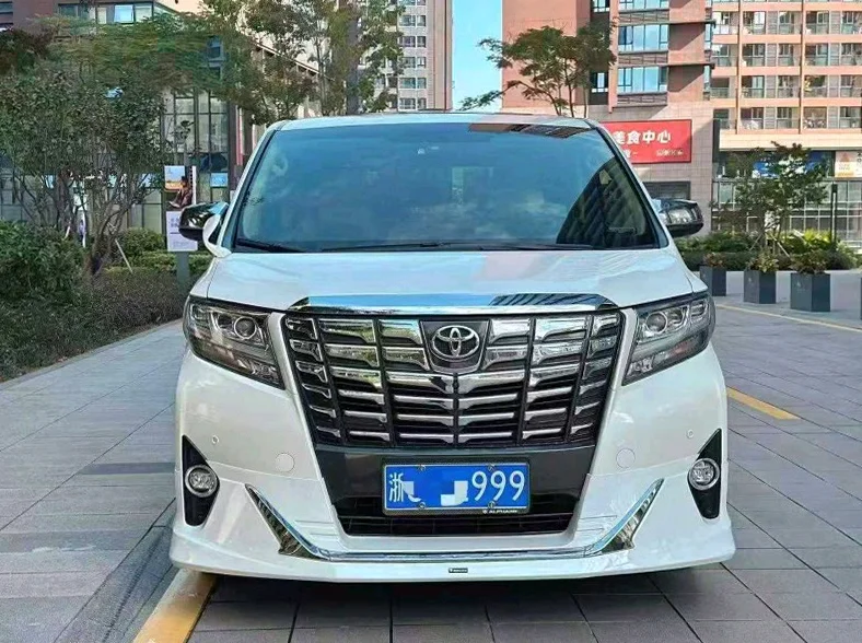 18年丰田埃尔法3.5L尊贵版