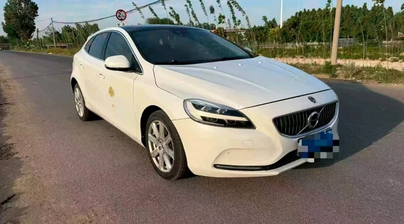 沃尔沃V40 正面外观三