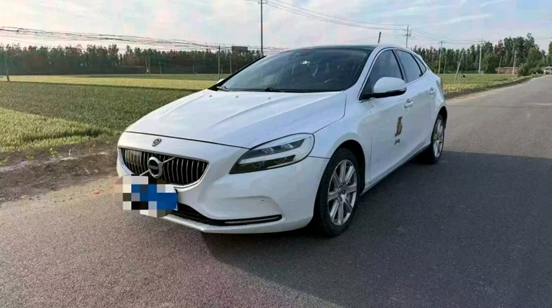 沃尔沃V40 正面外观二