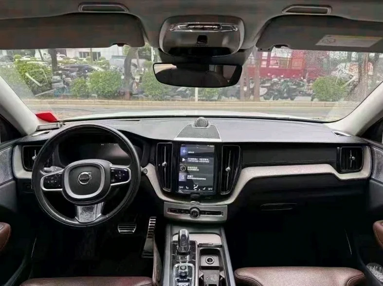 沃尔沃XC60 后面外观一