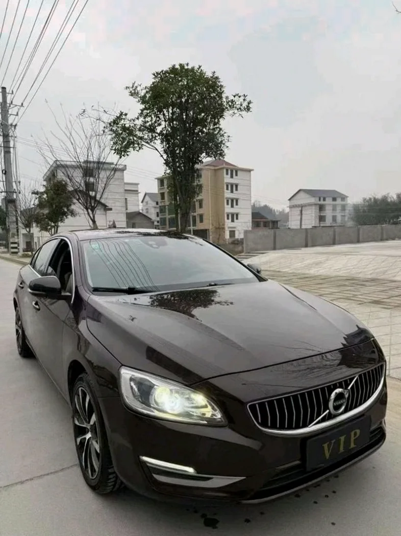 沃尔沃S60L 正面外观三
