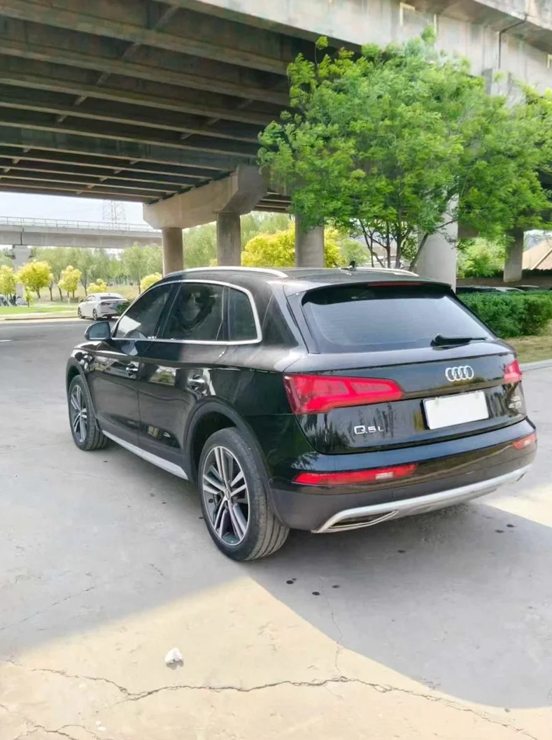 奥迪Q5 后面外观三