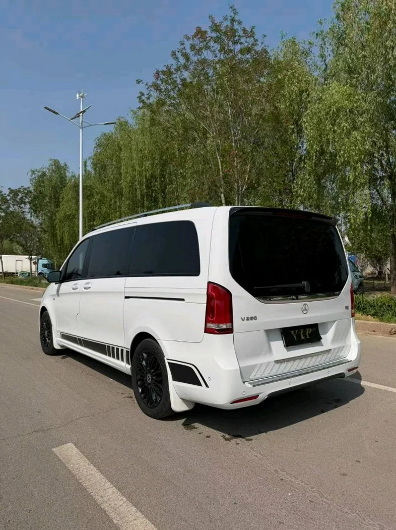 奔驰V 驾驶室