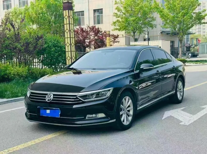 大众迈腾 正面外观二