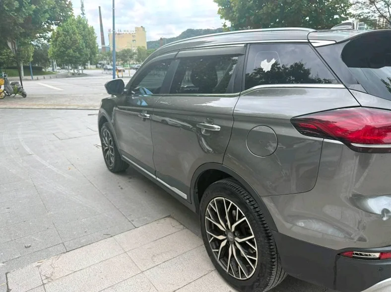 吉利博越 正面外观三