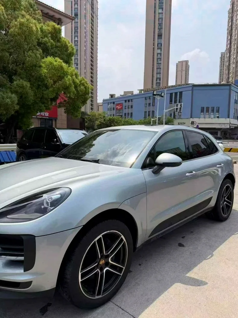 保时捷Macan 正面外观三