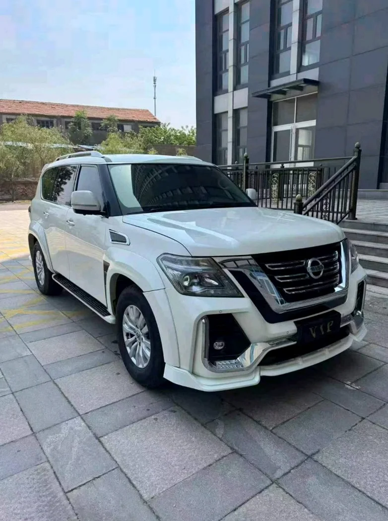 日产途乐 正面外观二