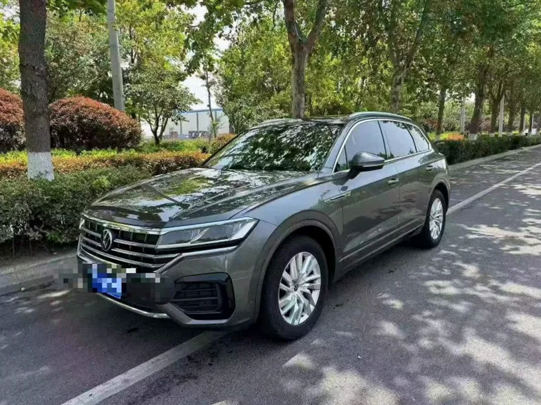 大众途锐 正面外观三