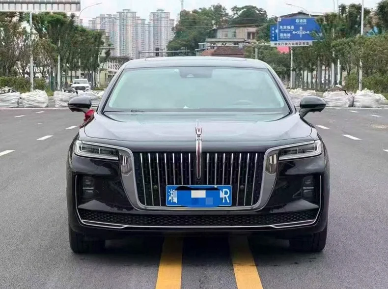 23年红旗H9 2.0T轻混