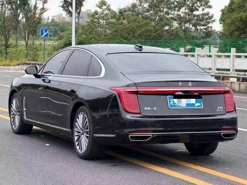 红旗H9 驾驶室