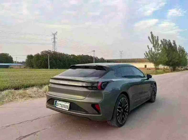 极氪汽车001 后面外观三