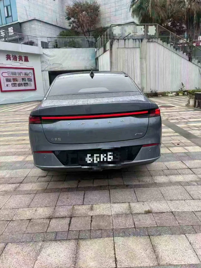 小鹏汽车P5 驾驶室
