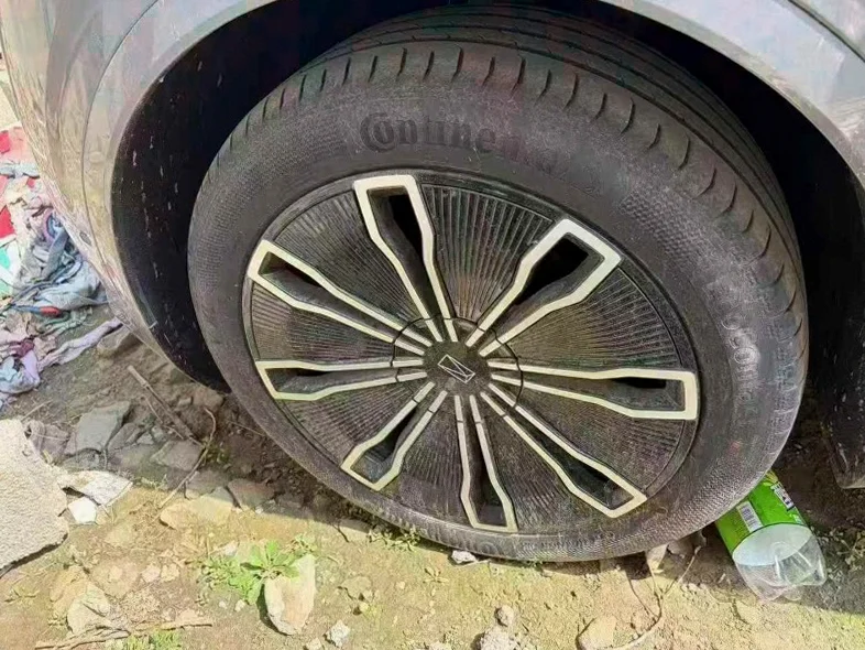 阿维塔07 驾驶室