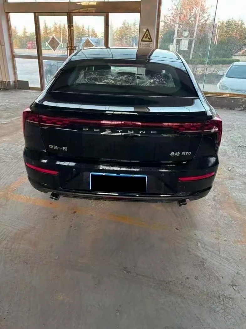 奔腾B70 驾驶室