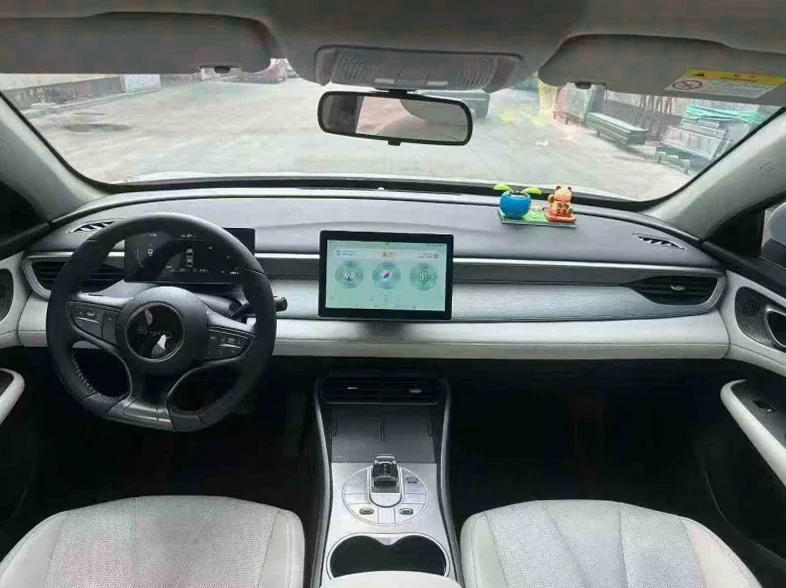 比亚迪海豹 内饰前排