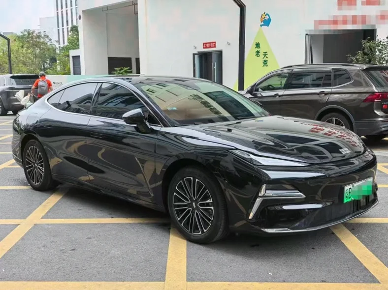 吉利银河 后面外观三