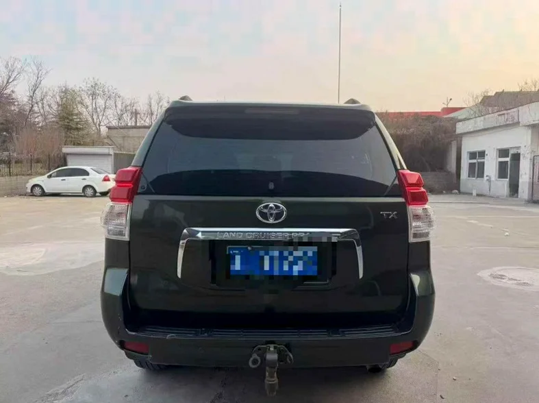 丰田普拉多 后面外观三