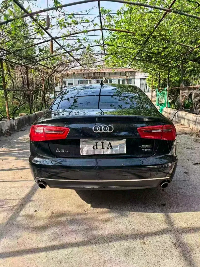 奥迪A6L 内饰前排