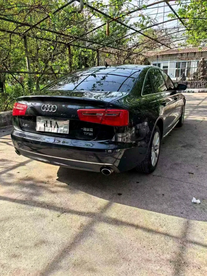 奥迪A6L 驾驶室