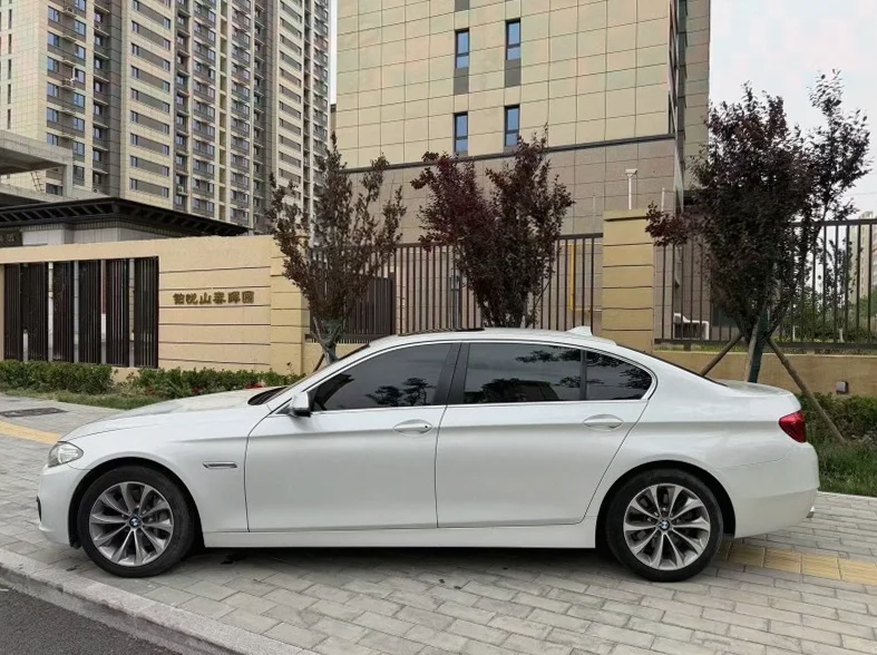 宝马5系 后面外观三