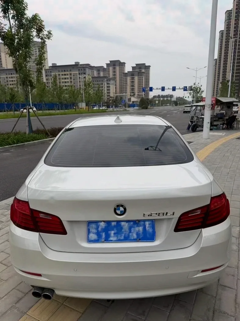 宝马5系 驾驶室