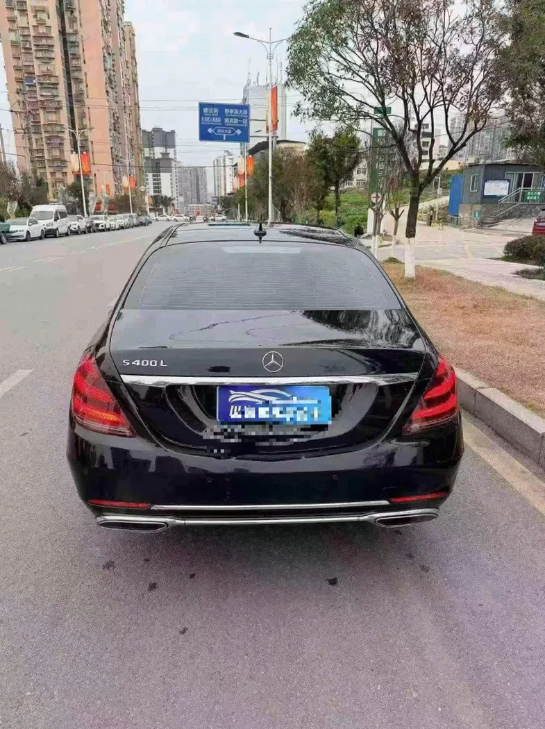 奔驰S 驾驶室