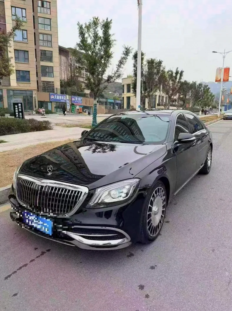 奔驰S 正面外观二