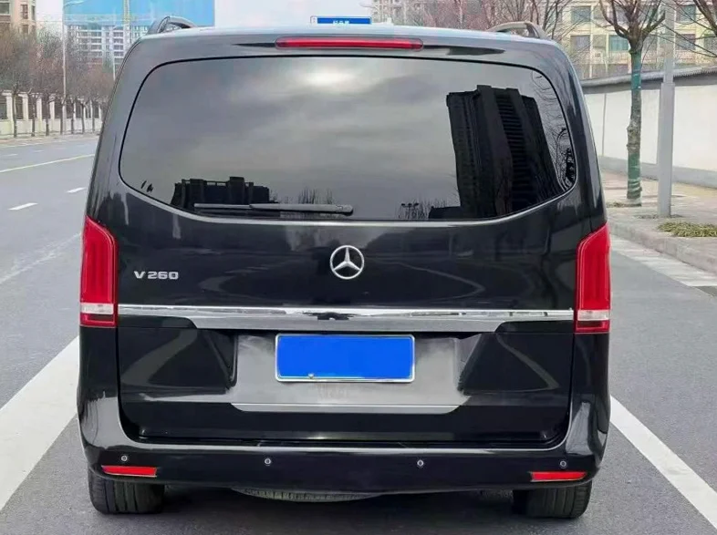 奔驰V 内饰后排