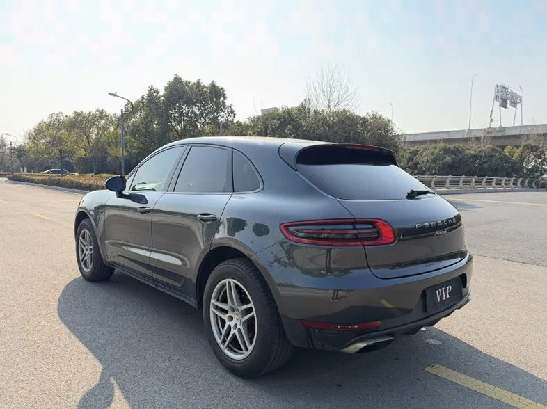 保时捷Macan 正面外观三