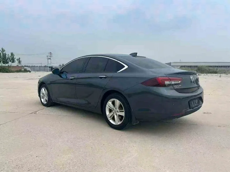 别克君威 内饰前排