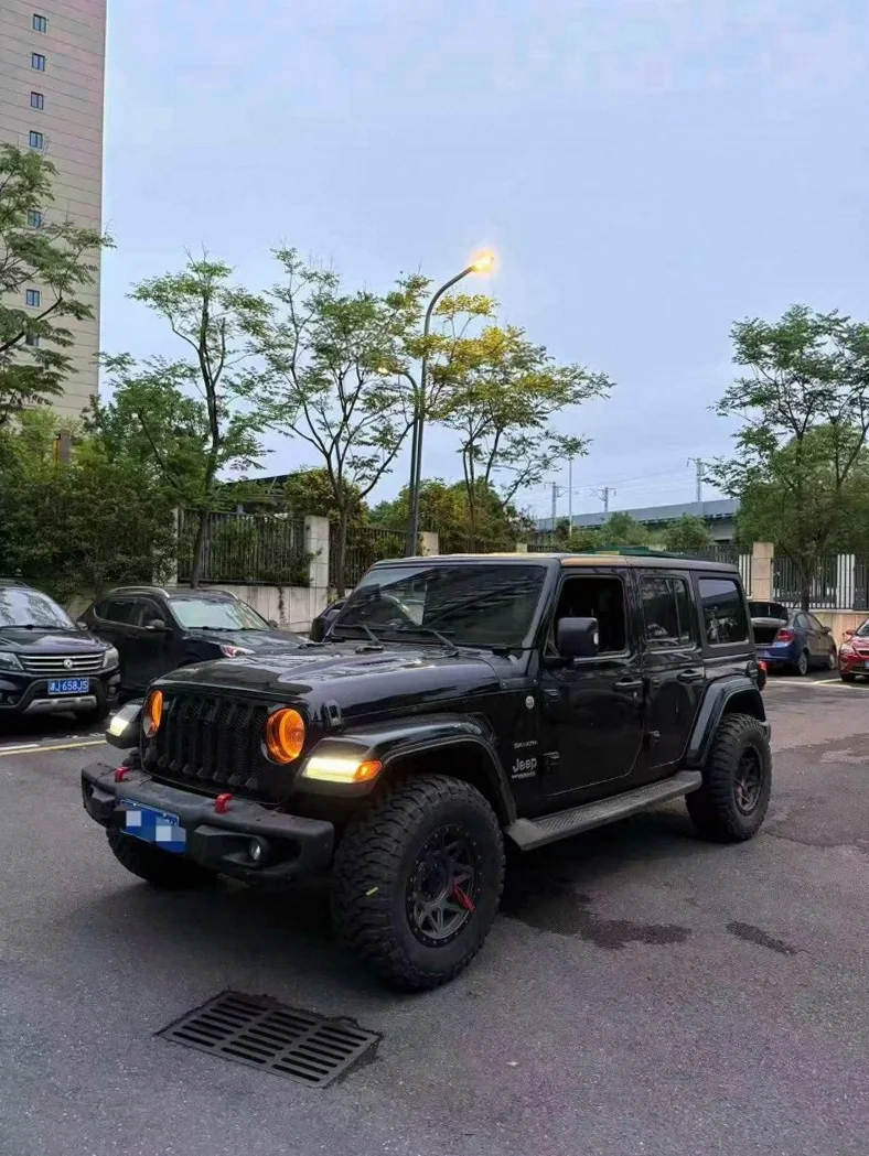 Jeep牧马人 正面外观二