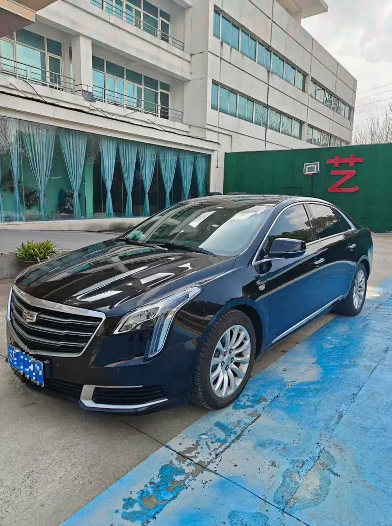 凯迪拉克XTS 正面外观三
