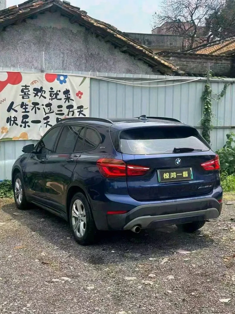 X1宝马 后面外观一