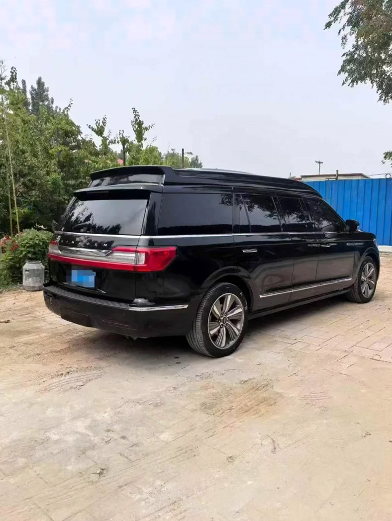 林肯领航员 内饰后排
