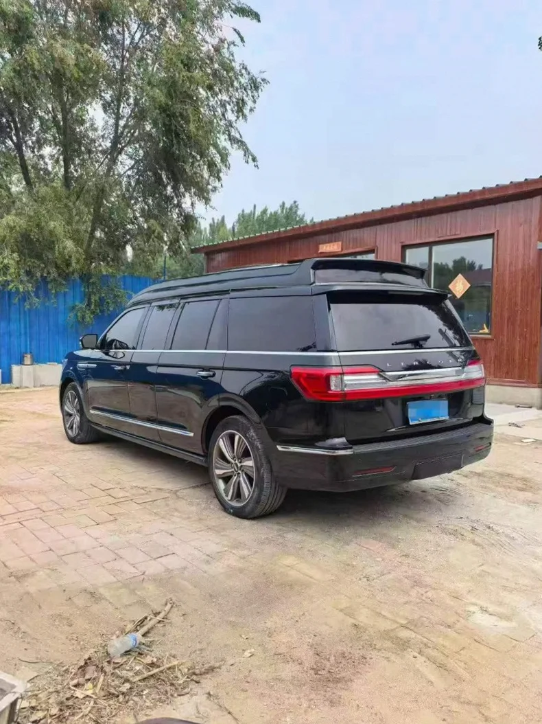 林肯领航员 驾驶室