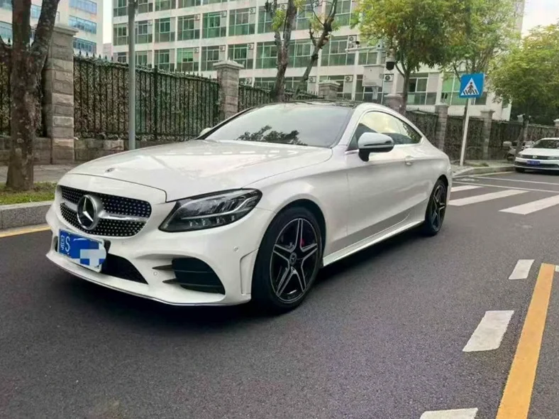 奔驰C 正面外观三
