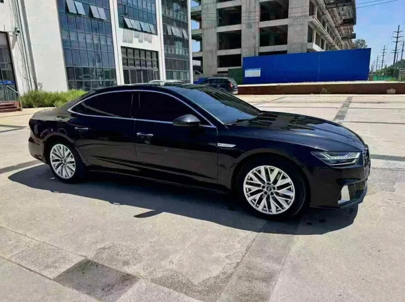 奥迪A7L 正面外观三
