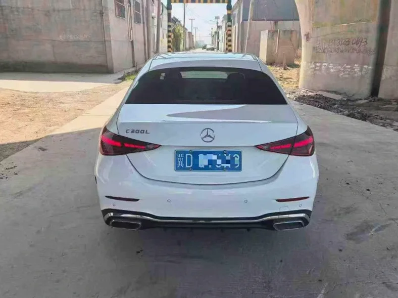 奔驰C 后面外观三