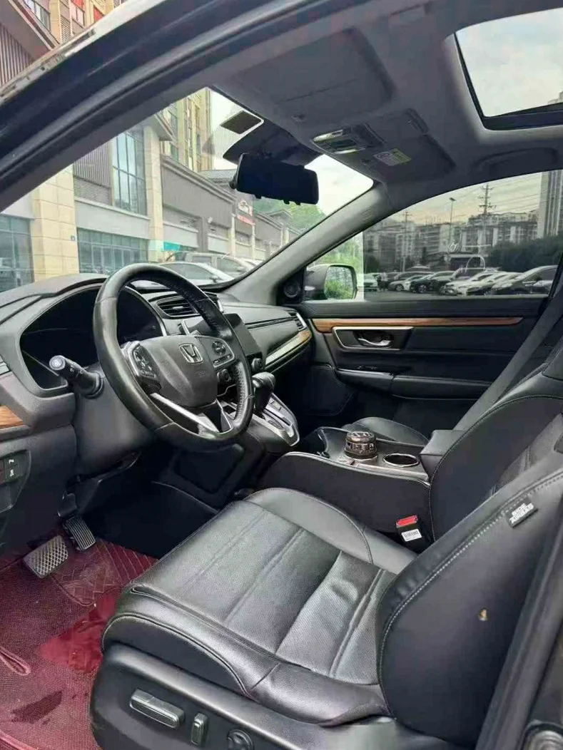 本田CRV 后面外观一