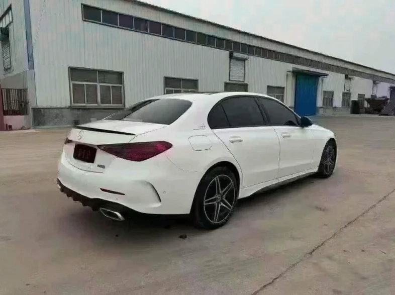 奔驰C 后面外观一