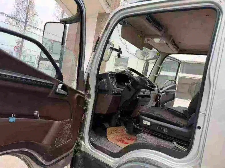 解放卡车 后面外观一