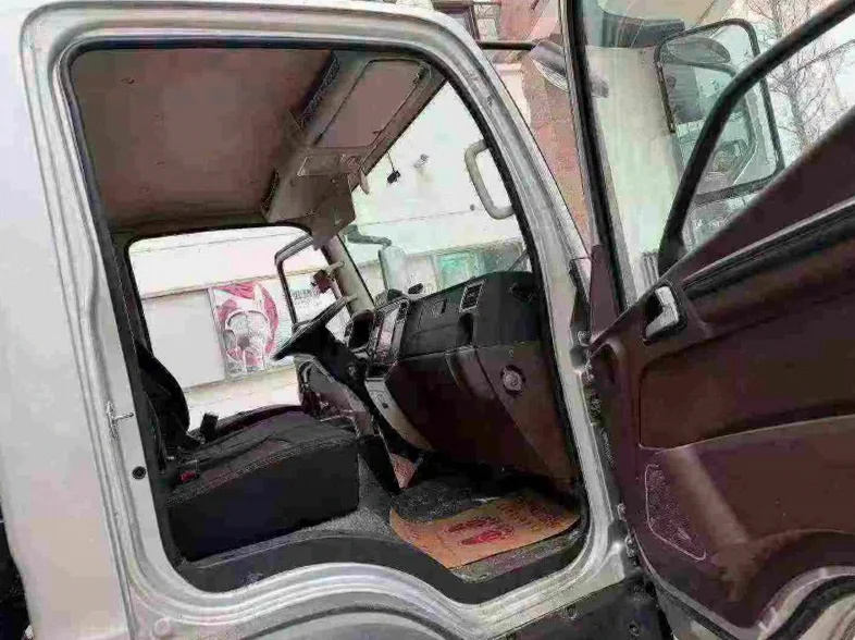 解放卡车 后面外观三