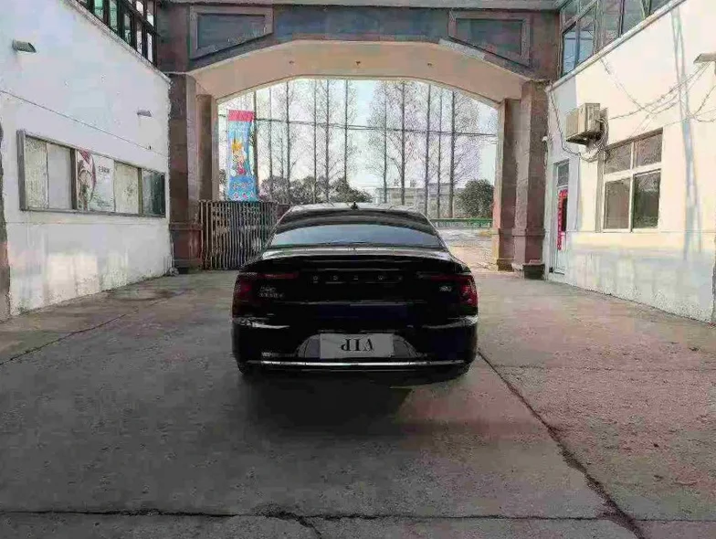 沃尔沃S90 驾驶室