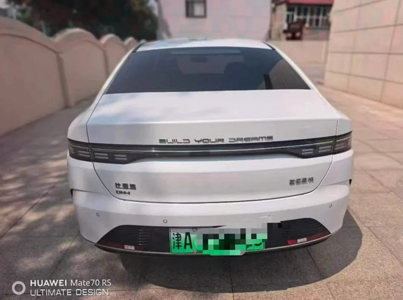 比亚迪驱逐舰 驾驶室