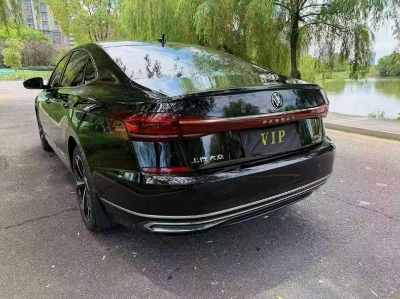 大众帕萨特 驾驶室