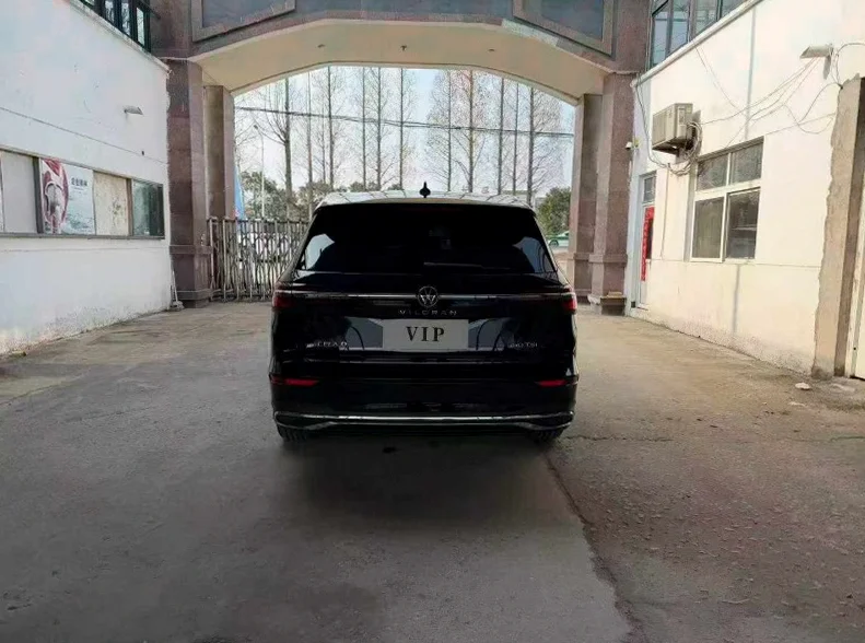 大众威然 驾驶室
