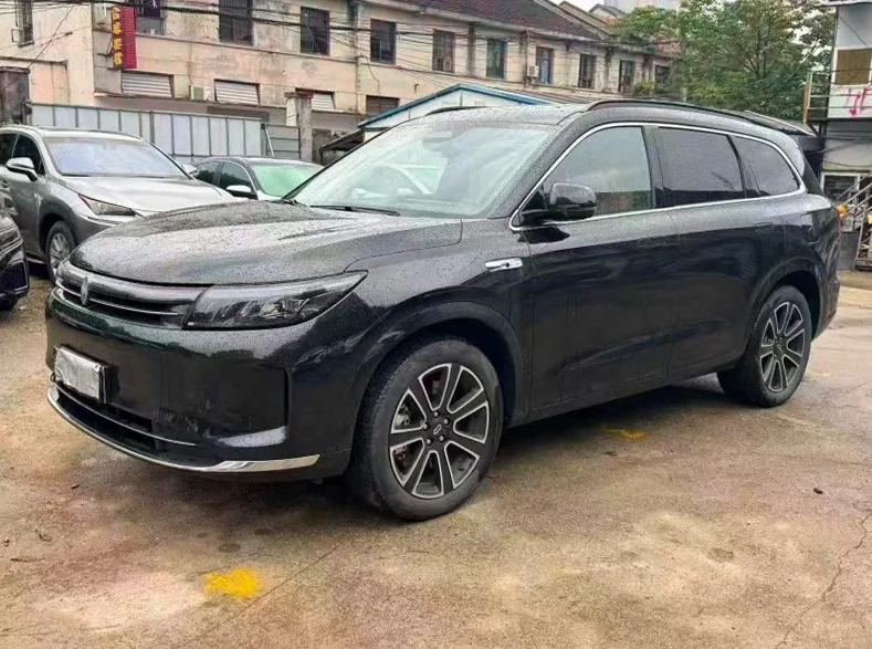 华为智选问界 正面外观三